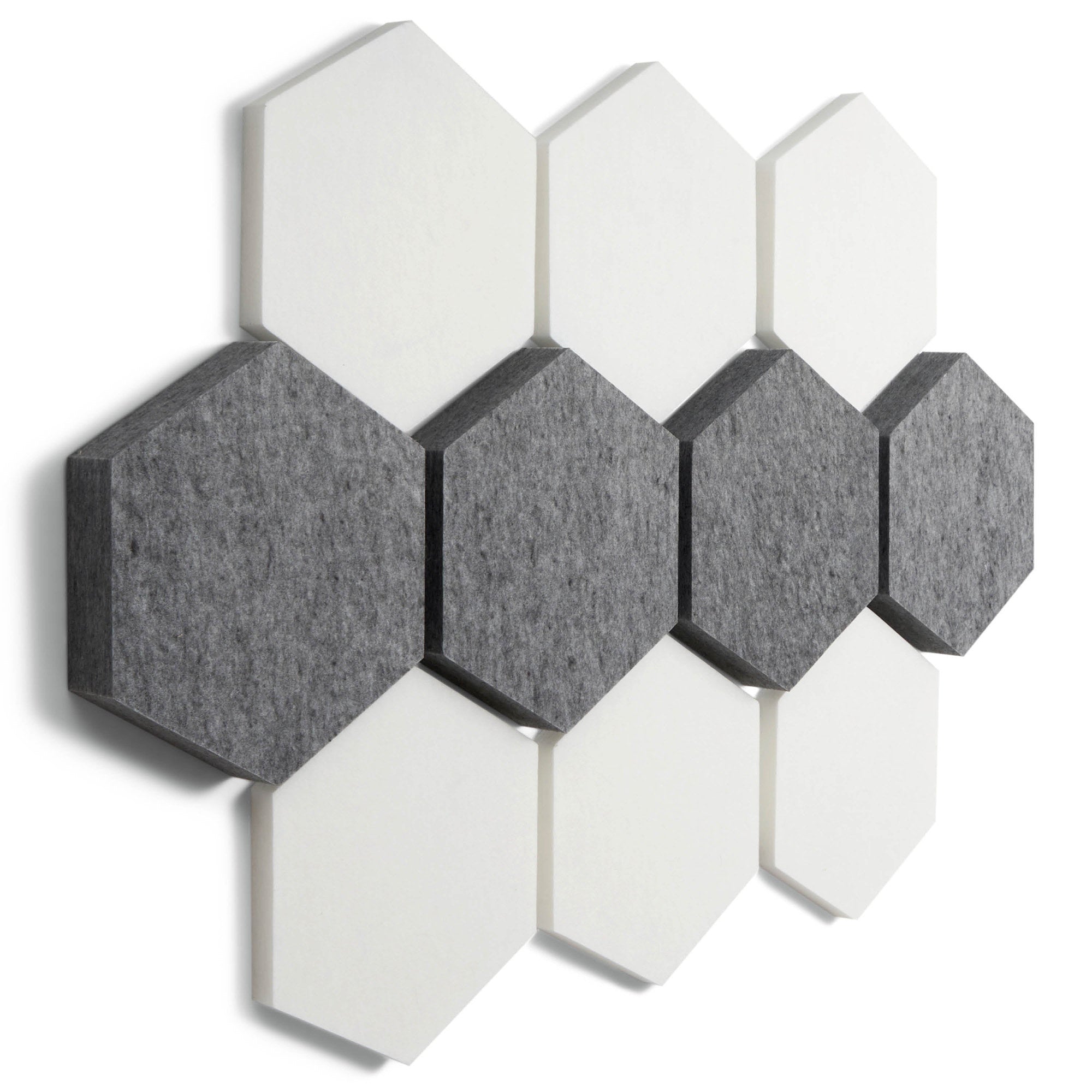 Fiber Hexa Set in Duo: Sechseck-Akustikelemente aus PET-Vlies in Weiß und Dunkelgrau meliert