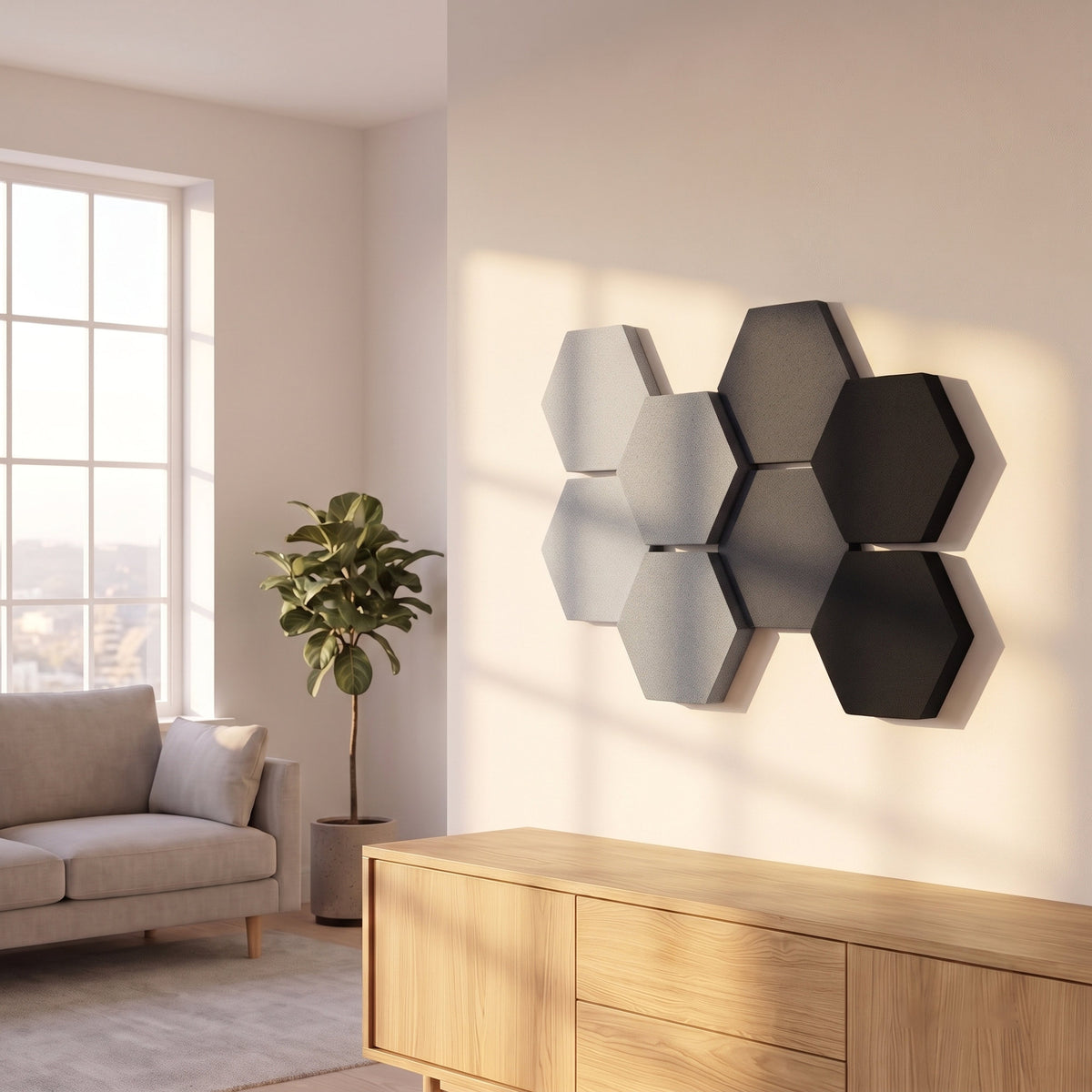 Velvet Hexa Shades in Grau- und Schwarztönen an der Wohnzimmerwand