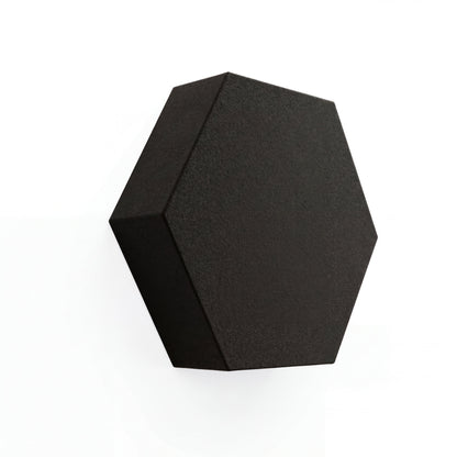 Velvet Hexa Akustikelement in Charcoal, Sechseck mit Samtoberfläche, Schrägansicht