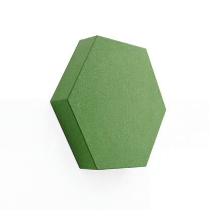Velvet Hexa Akustikelement in Light Moss, Sechseck mit Samtoberfläche, Schrägansicht