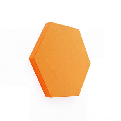 Velvet Hexa Akustikelement in Pumpkin, Sechseck mit Samtoberfläche, Schrägansicht