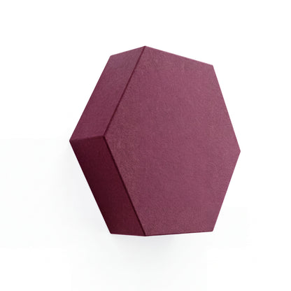 Velvet Hexa Akustikelement in Ruby, Sechseck mit Samtoberfläche, Schrägansicht